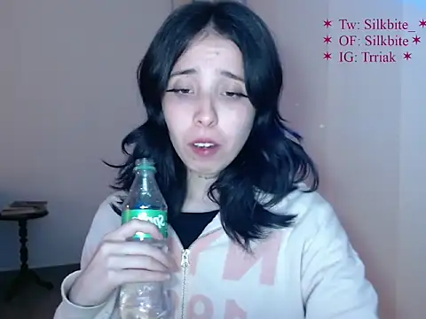 babyluna_8_8 live cam preview