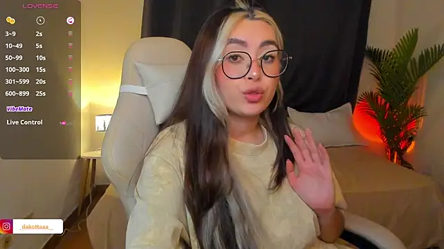 dakottaa_
