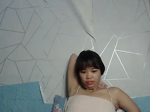 sweetdolly27 live cam on StripChat