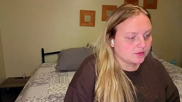 Phatassblonde live cam preview