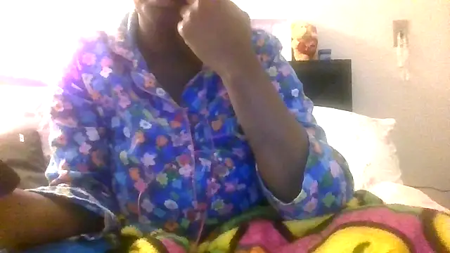 prettymaa live cam preview