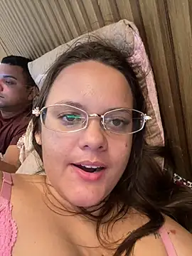 Laryssinha_69 live cam on StripChat