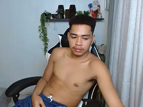 curlyasian_njxx