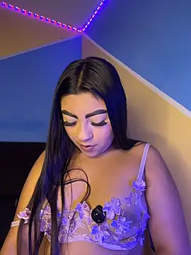 Laulin_TayyyX live cam preview