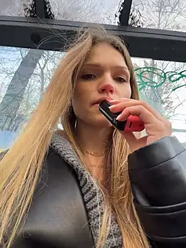 streetsquirt (Ask my age) - massage boobs in public