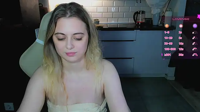blonde_kellyy