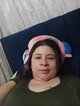 Shy_Velvet26 live cam on StripChat
