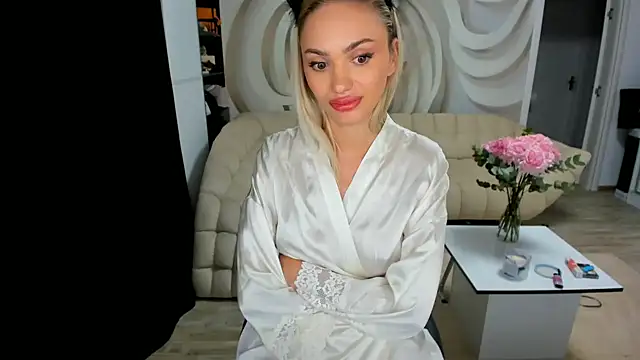 HaleySweet18 live cam preview
