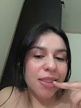 Daniela-rosee live cam preview