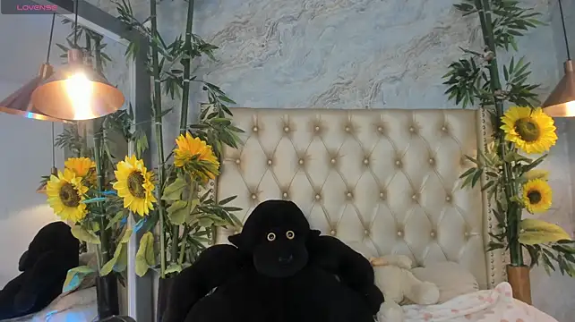 LittleeJaz webcam