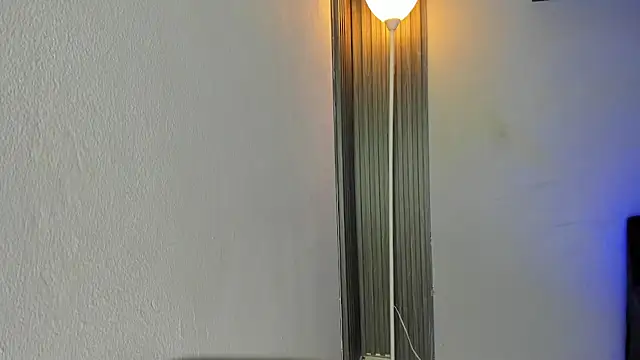 Noah_mill live cam preview