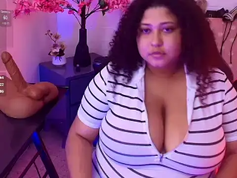 Aylin_boobs
