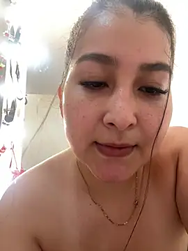 evelyn_1702 live cam preview