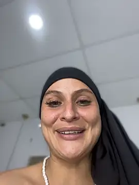 aisha_k live cam preview