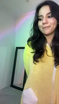 HollyPeachh live cam preview