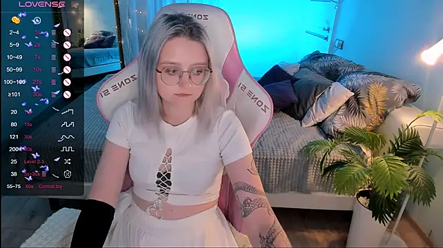 LunarGlow live cam preview