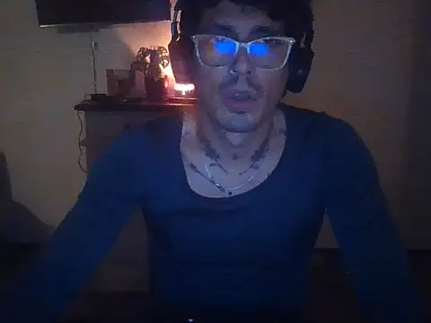 Latinboy666 live cam preview