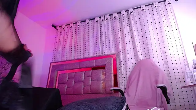 salomecastro_ live cam on StripChat