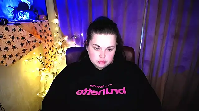 Emily_Mo