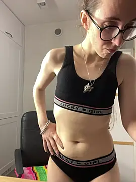 Live webcam show with MartiniiSelenna - Interactive Lovense toys available
