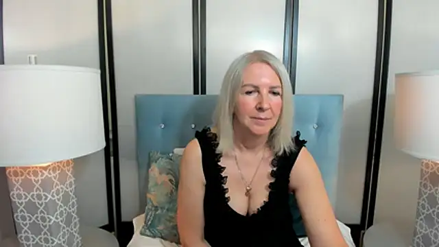 EricaTop live cam preview