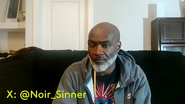 sinnernoir live cam on StripChat