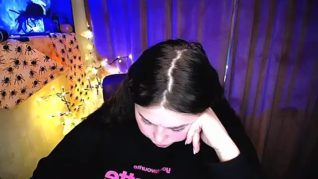 Emily_Mo