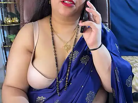 Curvy_Vincy4 live cam on StripChat