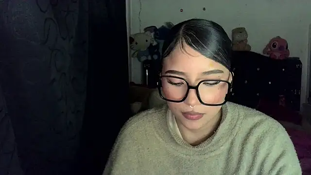 Serenessa_ webcam stripchat model stream image
