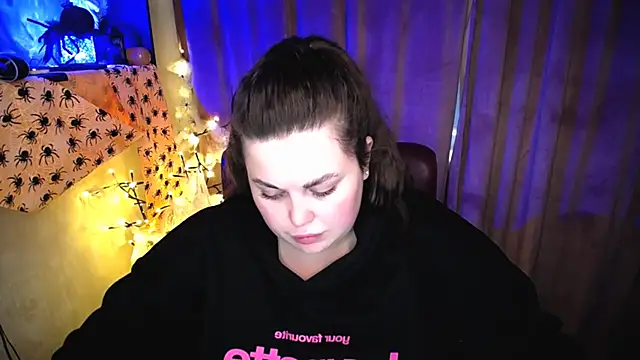 Emily_Mo