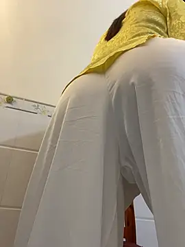 NINA2102 live cam preview