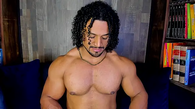 Mike Esteves（MikeEstevess）