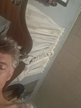 19JaSon83 live cam preview