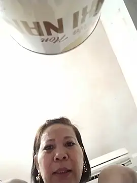 MYAMYA20 live cam on StripChat