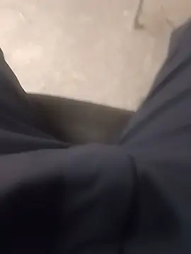 BiGdick_98p live cam preview