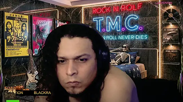 chino_roz live cam on StripChat