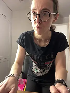 MartiniiSelenna live cam on StripChat
