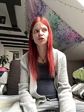 leylasquirtybirty (F young) - 🍒Squeeze my Boobs + Dirty Talk