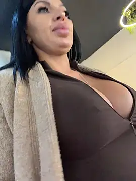 ReynaMorel live cam preview