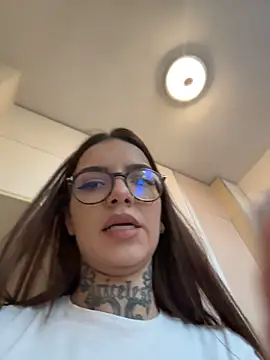 VanesaHaze live sex cam