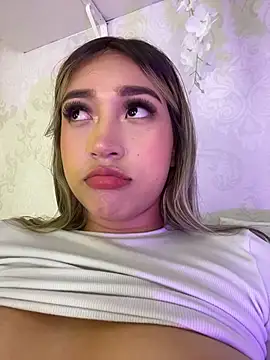 SophieRinaldi live sex cam
