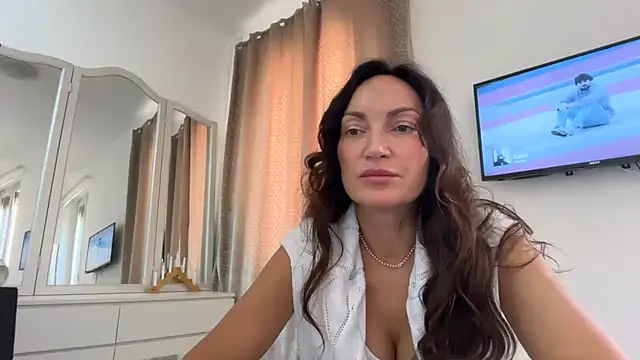 Erelvona live cam preview