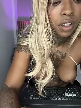 Pauline_Fox live cam preview