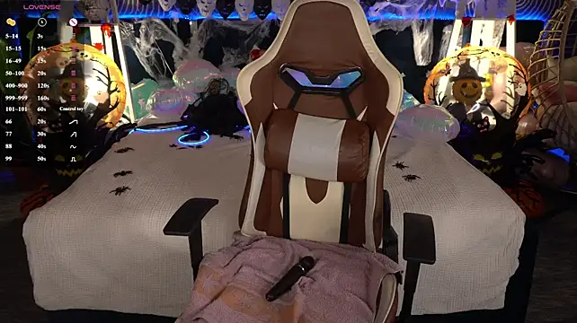 FoxyShy live cam preview