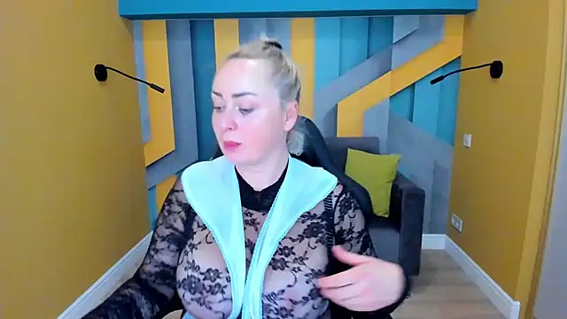 IrmaLusher live cam on StripChat