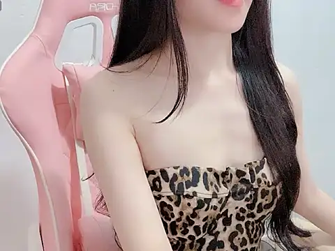 Mynn-bae live cam on StripChat
