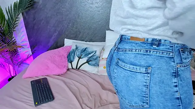 AlanaRivers live sex cam