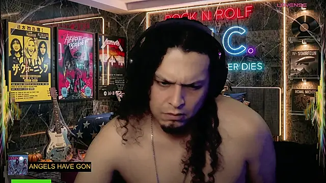 chino_roz live cam on StripChat