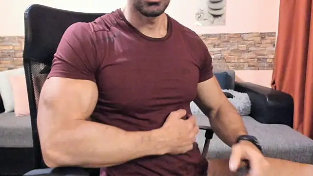 HotHunkTrainer on Stripchat