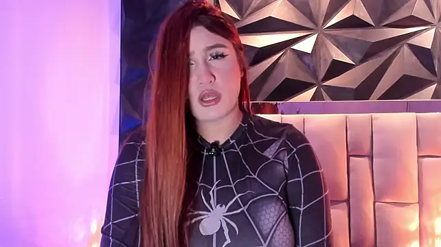 megan_whitee__